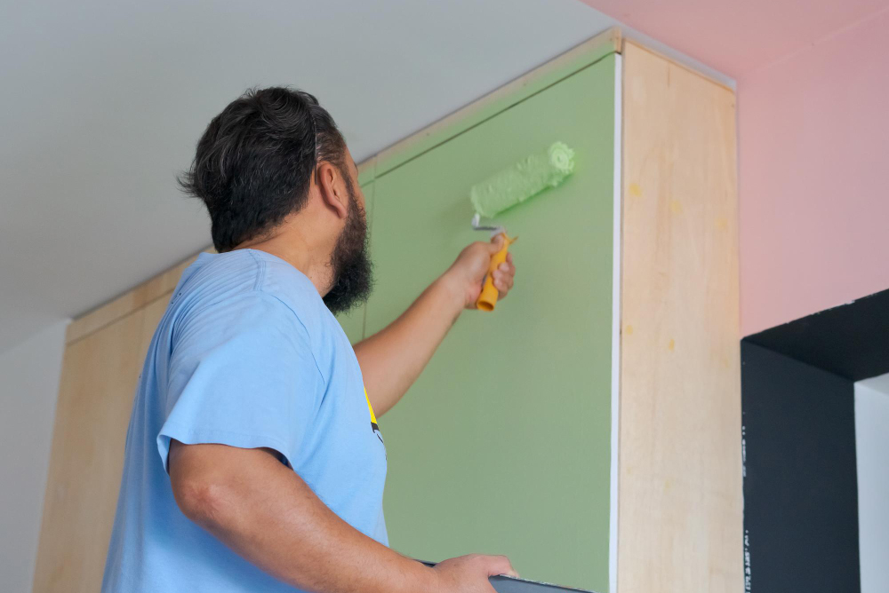 Spraying vs. Brushing Cabinets: Which Method Is Right for You?