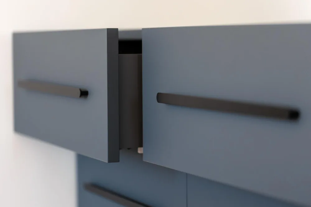 Best Paint Types and Finishes for Long-Lasting Cabinets
